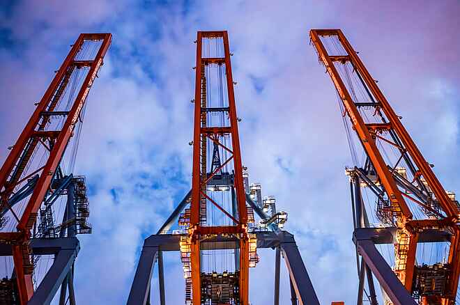 Containerkräne im Hamburger Hafen.