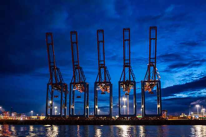Containerkräne im Hamburger Hafen.